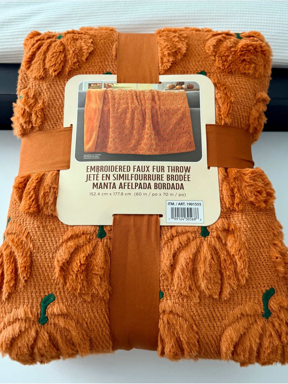 Costco Halloween Embroidered
Faux Fur Pumpkin Throw Blanket